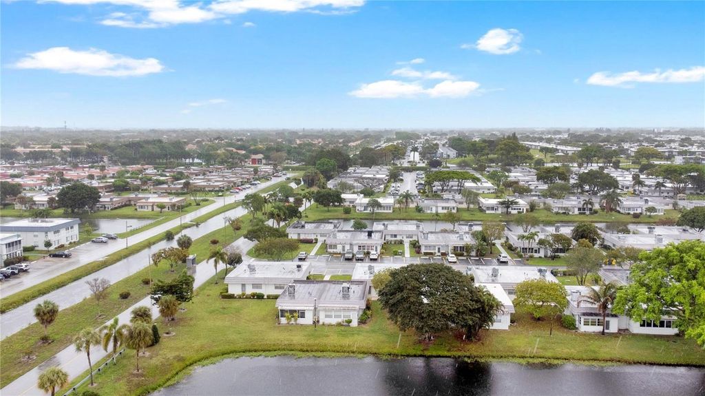Image 18 of property listing at 211 VALENCIA I, Delray Beach, FL 33446