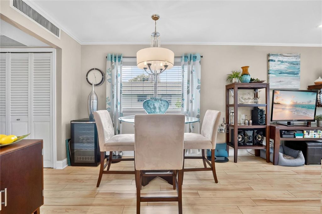 Image 9 of property listing at 211 VALENCIA I, Delray Beach, FL 33446