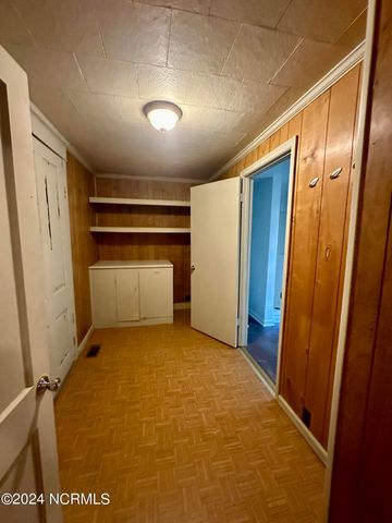 114 Rhodes Avenue, Windsor, NC 27983