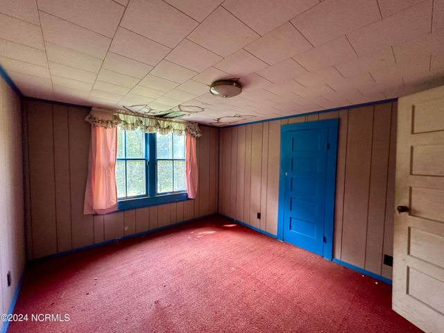 114 Rhodes Avenue, Windsor, NC 27983