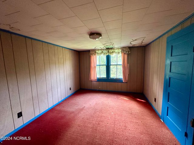114 Rhodes Avenue, Windsor, NC 27983