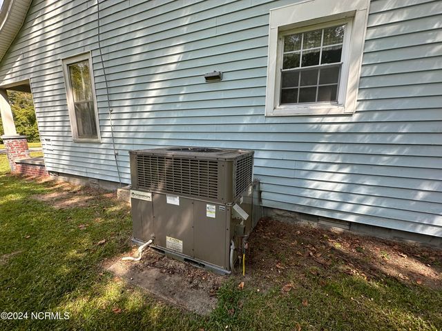 114 Rhodes Avenue, Windsor, NC 27983