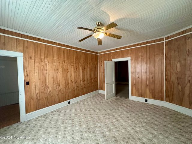 114 Rhodes Avenue, Windsor, NC 27983