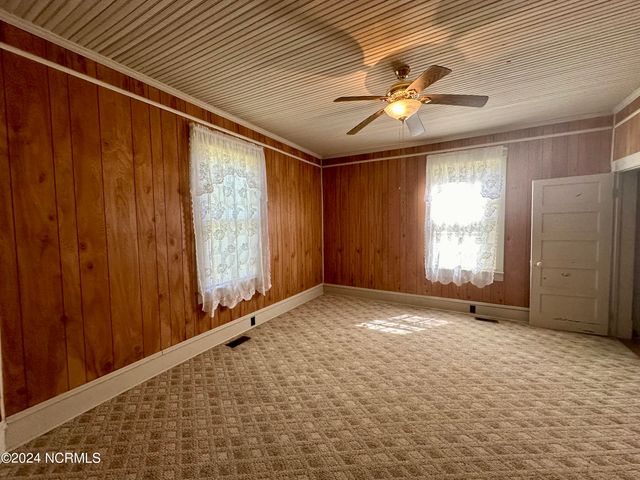 114 Rhodes Avenue, Windsor, NC 27983