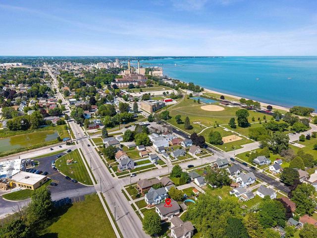 2009 S 10TH STREET, Manitowoc, WI 54220