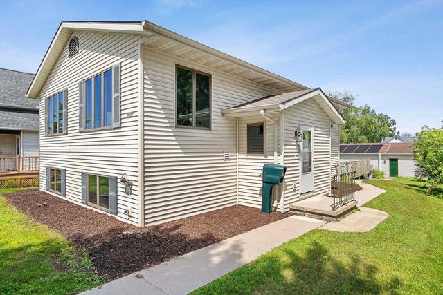 2009 S 10TH STREET, Manitowoc, WI 54220
