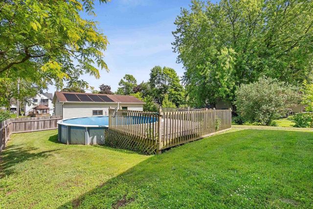 2009 S 10TH STREET, Manitowoc, WI 54220