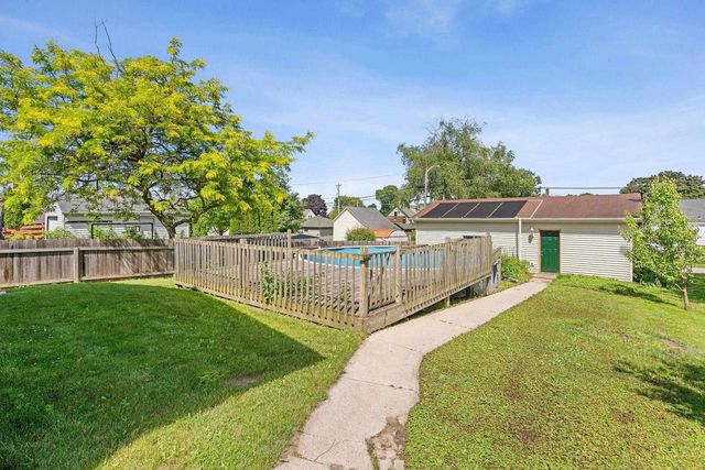 2009 S 10TH STREET, Manitowoc, WI 54220
