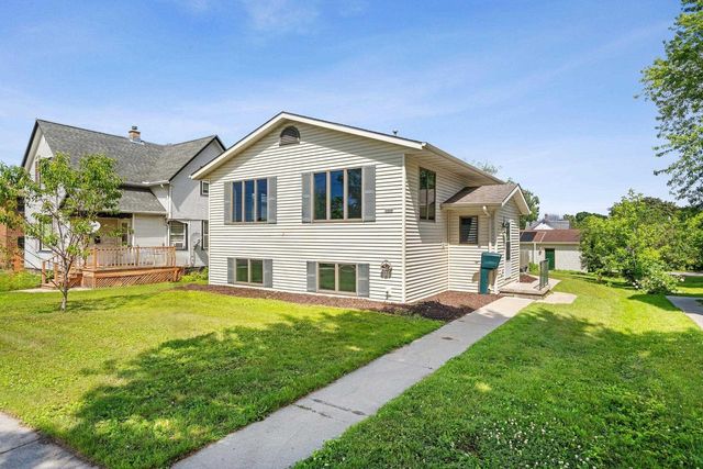 2009 S 10TH STREET, Manitowoc, WI 54220