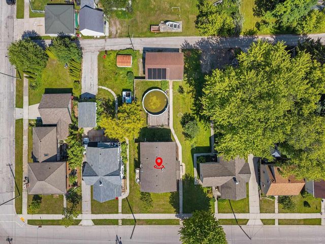 2009 S 10TH STREET, Manitowoc, WI 54220