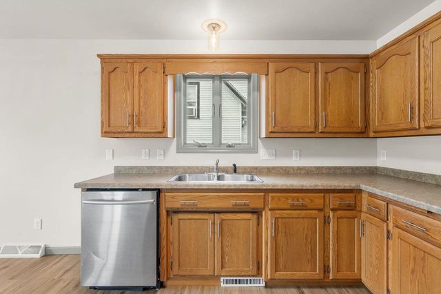2009 S 10TH STREET, Manitowoc, WI 54220