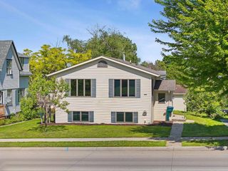 2009 S 10TH STREET, Manitowoc, WI 54220