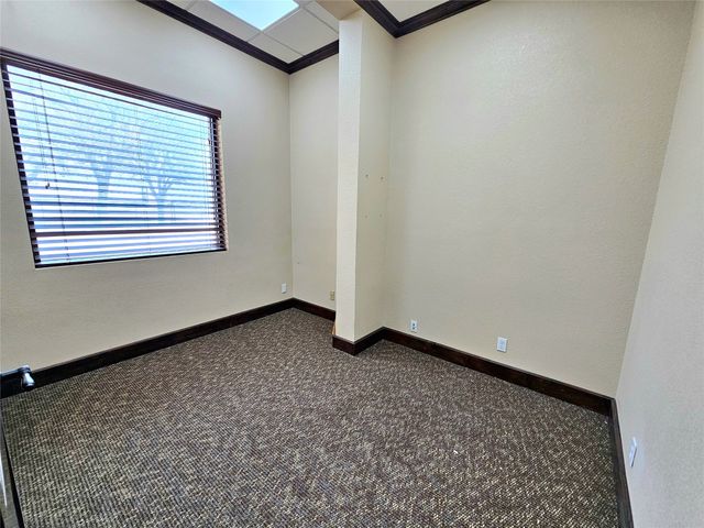 807 N Frontage Road, Valley View, TX 76272