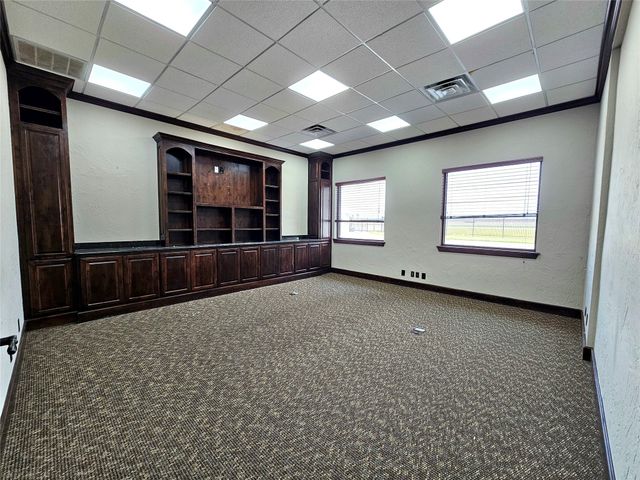 807 N Frontage Road, Valley View, TX 76272