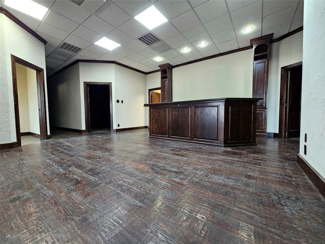 807 N Frontage Road, Valley View, TX 76272