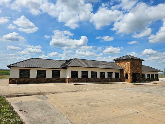 807 N Frontage Road, Valley View, TX 76272