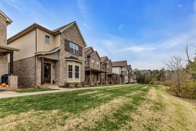 208 Cedar Place Row, Nashville, TN 37221