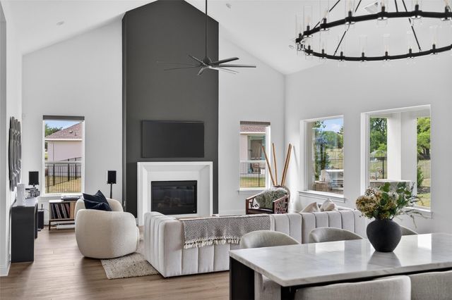 534 Prairie Clover DR, Dripping Springs, TX 78620