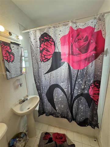 8456 NW 4th Ct 8456, Miami, FL 33150