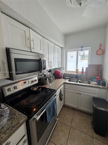 8456 NW 4th Ct 8456, Miami, FL 33150