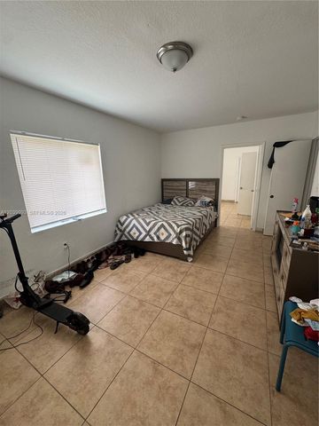 8456 NW 4th Ct 8456, Miami, FL 33150