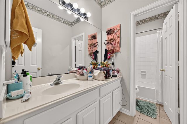 214 Kentwood Ridge Court, Sugar Land, TX 77479