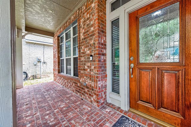 214 Kentwood Ridge Court, Sugar Land, TX 77479