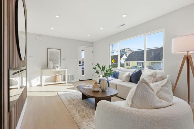 324 Glencourt Way, Pacifica, CA 94044