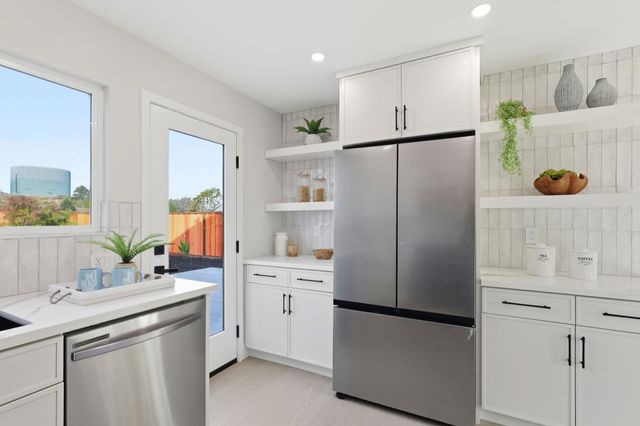 324 Glencourt Way, Pacifica, CA 94044