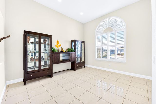 7905 Kawana Ct, Sacramento, CA 95829