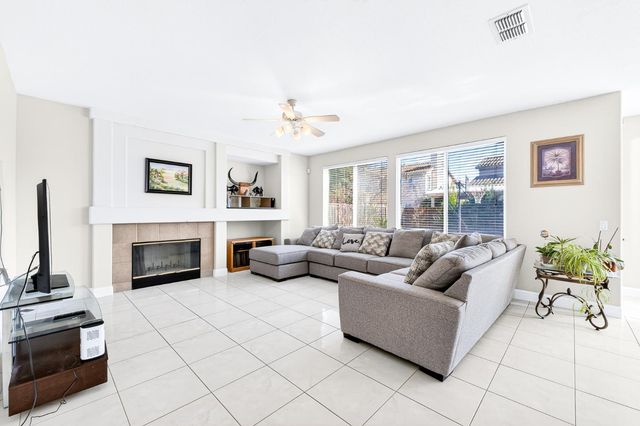 7905 Kawana Ct, Sacramento, CA 95829