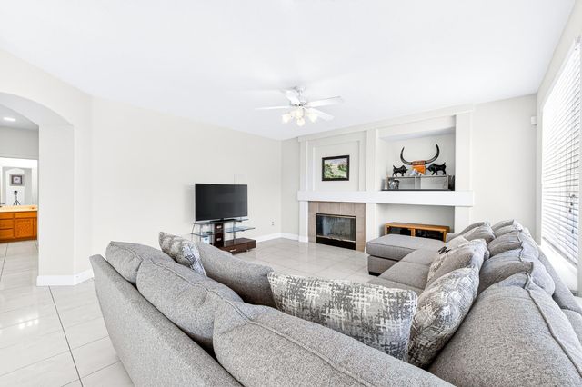 7905 Kawana Ct, Sacramento, CA 95829