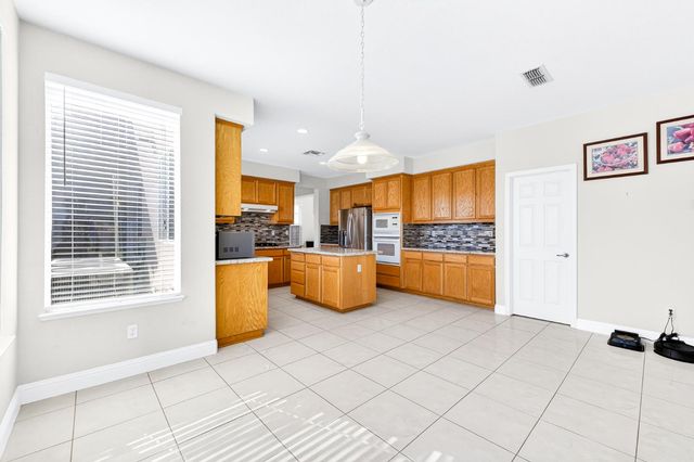 7905 Kawana Ct, Sacramento, CA 95829