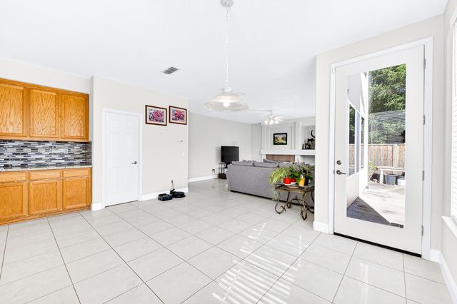 7905 Kawana Ct, Sacramento, CA 95829