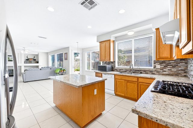 7905 Kawana Ct, Sacramento, CA 95829