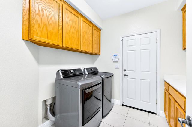 7905 Kawana Ct, Sacramento, CA 95829