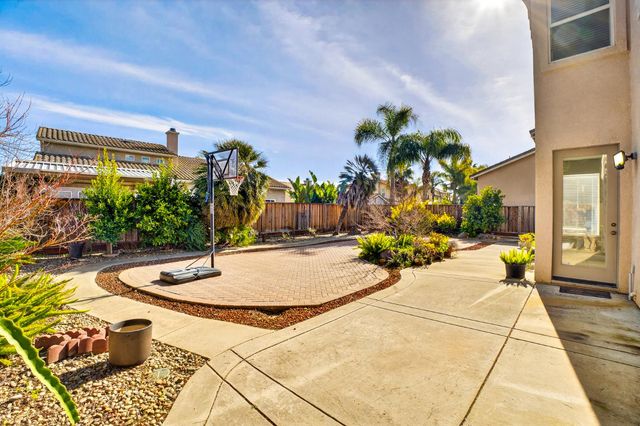 7905 Kawana Ct, Sacramento, CA 95829