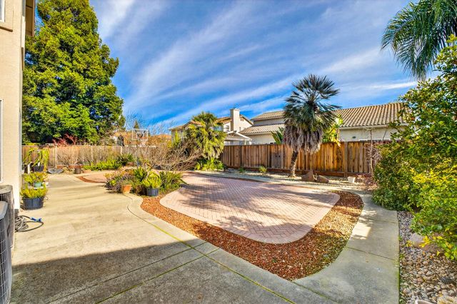 7905 Kawana Ct, Sacramento, CA 95829