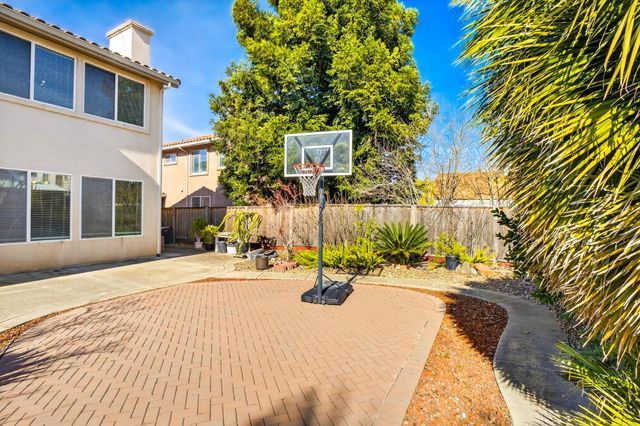 7905 Kawana Ct, Sacramento, CA 95829