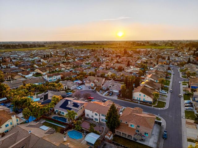 7905 Kawana Ct, Sacramento, CA 95829