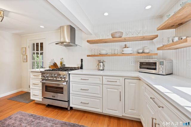 18 Willow Lane, Morris, CT 06763