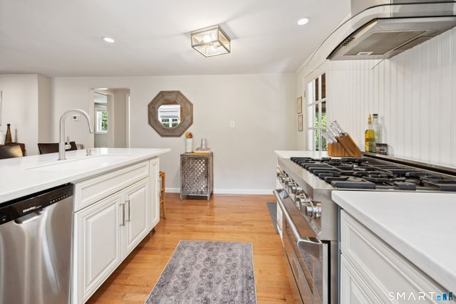 18 Willow Lane, Morris, CT 06763