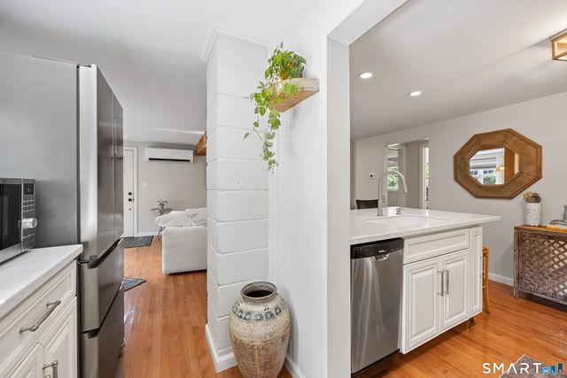 18 Willow Lane, Morris, CT 06763