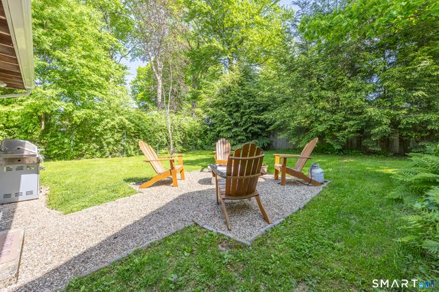 18 Willow Lane, Morris, CT 06763