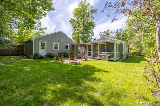 18 Willow Lane, Morris, CT 06763