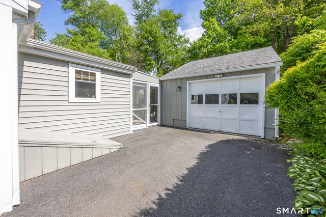 18 Willow Lane, Morris, CT 06763