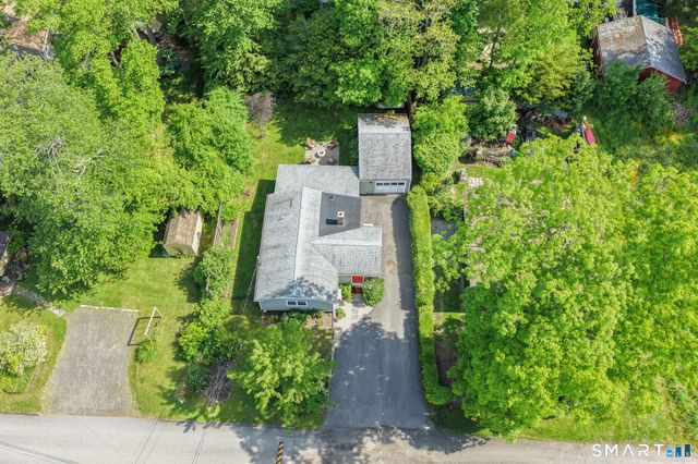 18 Willow Lane, Morris, CT 06763