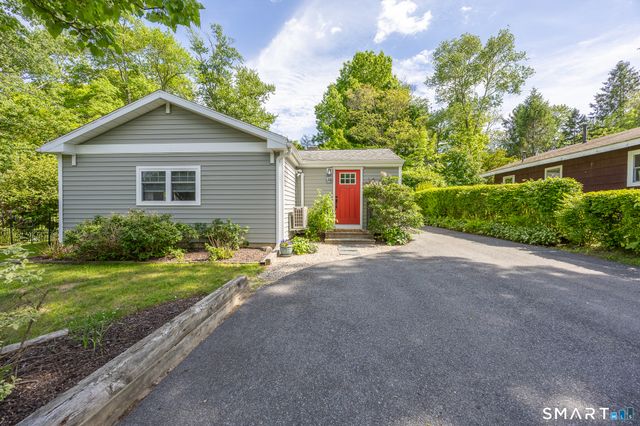 18 Willow Lane, Morris, CT 06763