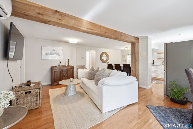 18 Willow Lane, Morris, CT 06763