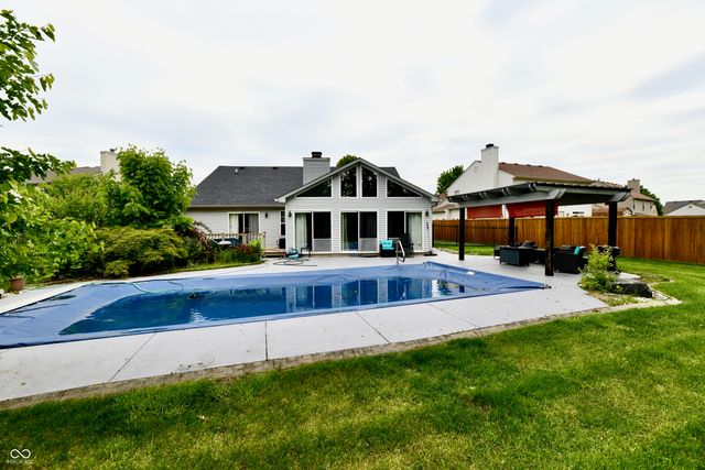 1035 Springwater Drive, Greenwood, IN 46143